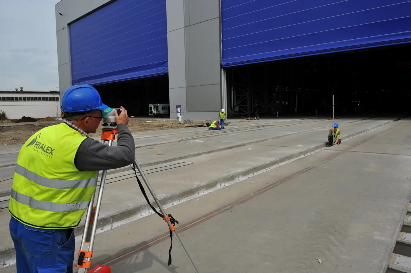 2176713-budowa-zakladow-produkcyjnych.jpg