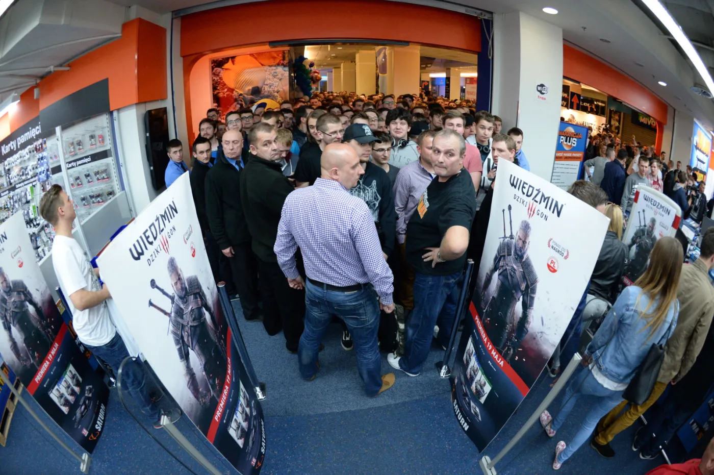 2184445-ruszyla-sprzedaz-gry-wiedzmin.jpg