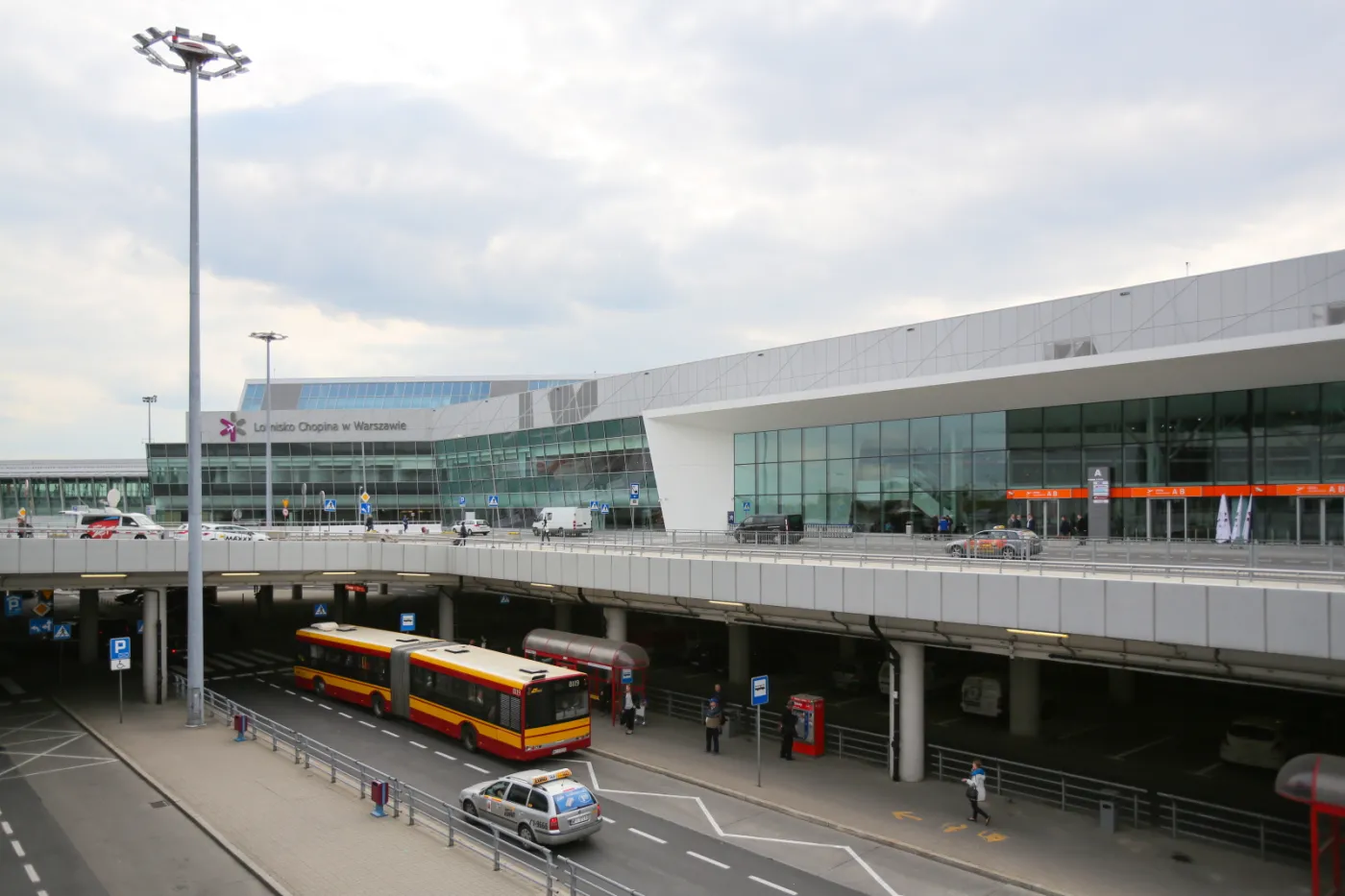 2191020-nowy-terminal-na-lotnisku-im.jpg