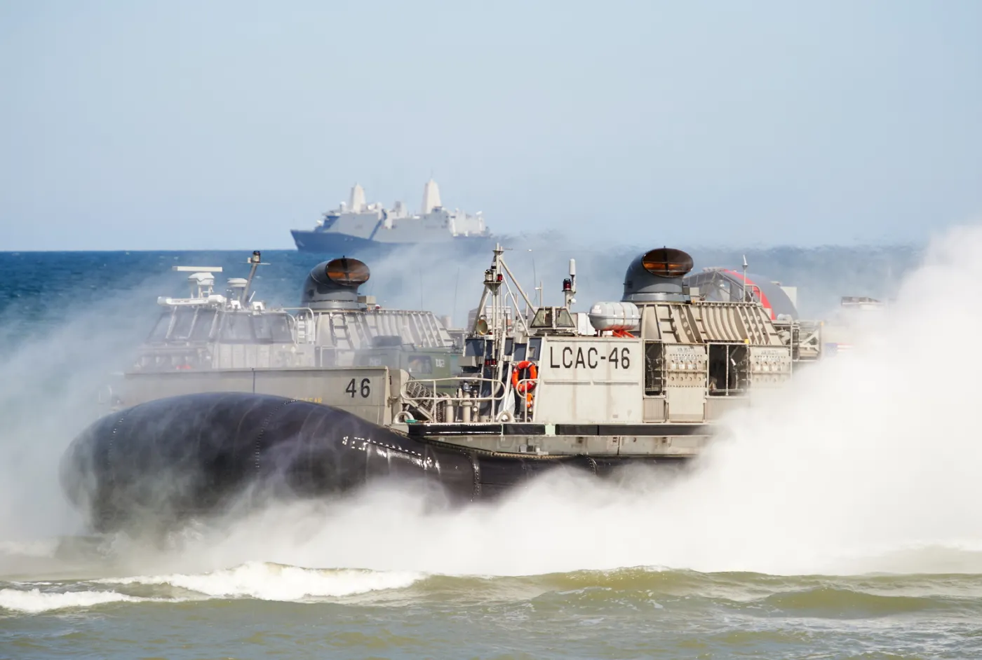 Desant na plaży w Ustce. Wielkie manewry NATO Baltops 2015 w Polsce [ZDJĘCIA]