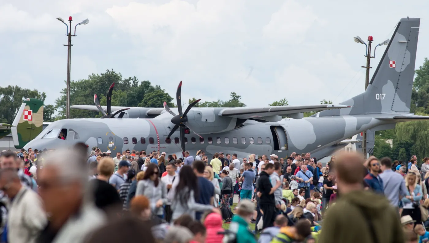 2223529-miedzynarodowe-pokazy-lotnicze.jpg