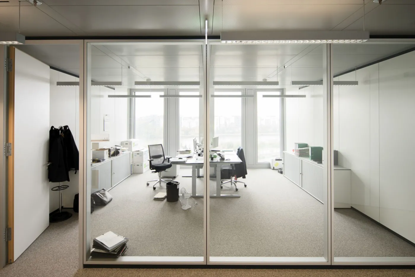 Bankowy dylemat Polaka: oddziały stacjonarne czy bankowość mobilna?