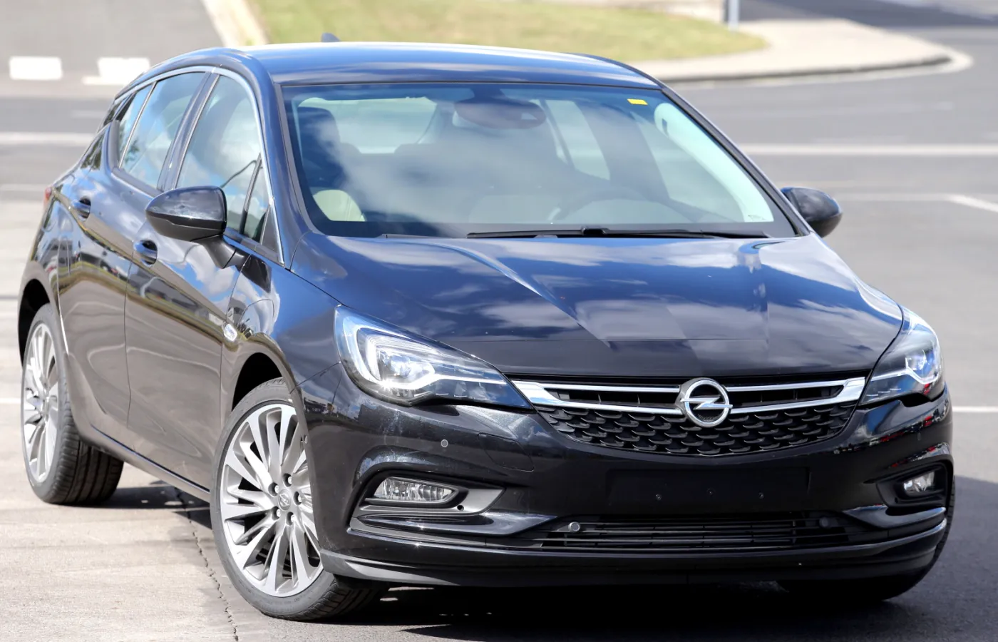 2324875-nowy-opel-astra-zaprezentowany.jpg
