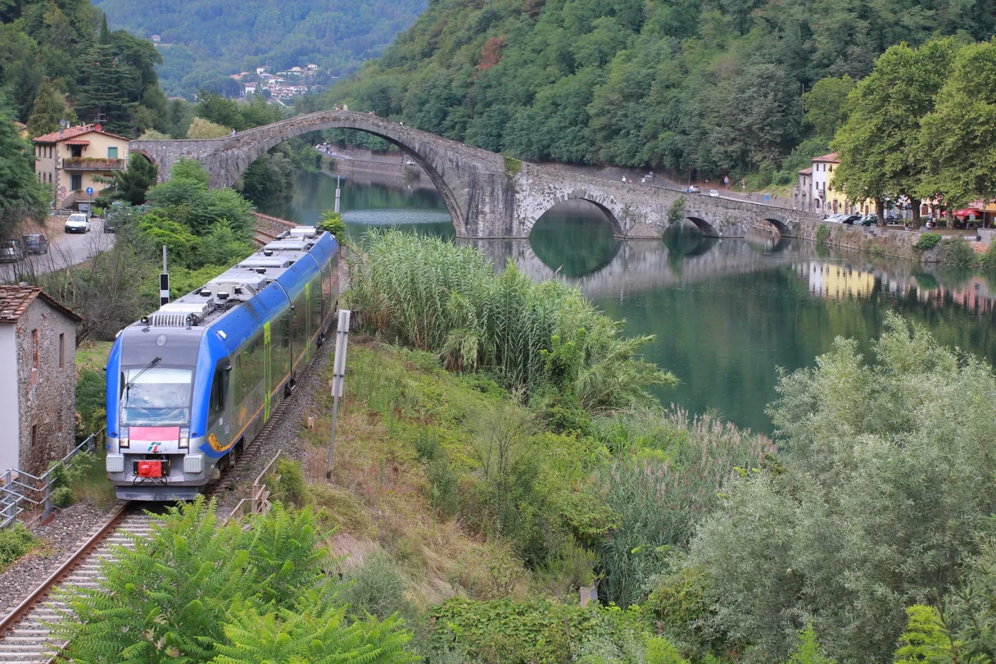 2356252-pesa-spaliowy-pociag-atr-220.jpg