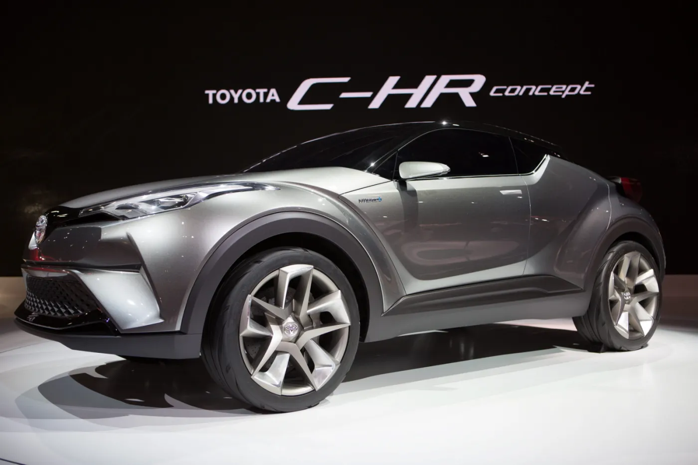 2358640-tokyo-motor-show-2015-toyota.jpg