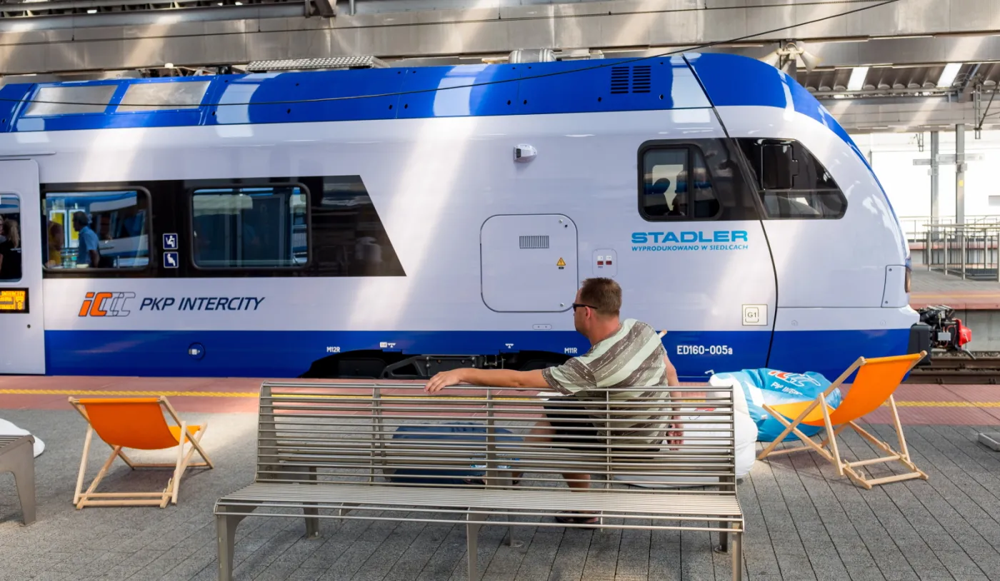 Pociąg Flirt 3 zaprezentowany na dworcu kolejowym w Katowicach - (zuz) PAP/Andrzej Grygiel