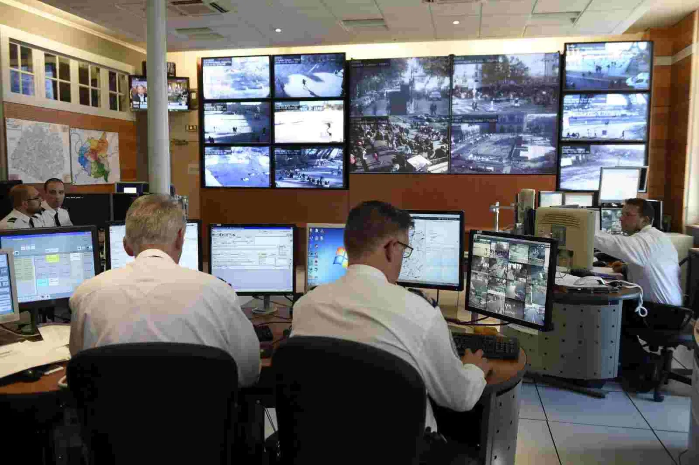 Francuskie służby wiedzą coraz więcej. Oto nazwiska 6 terrorystów