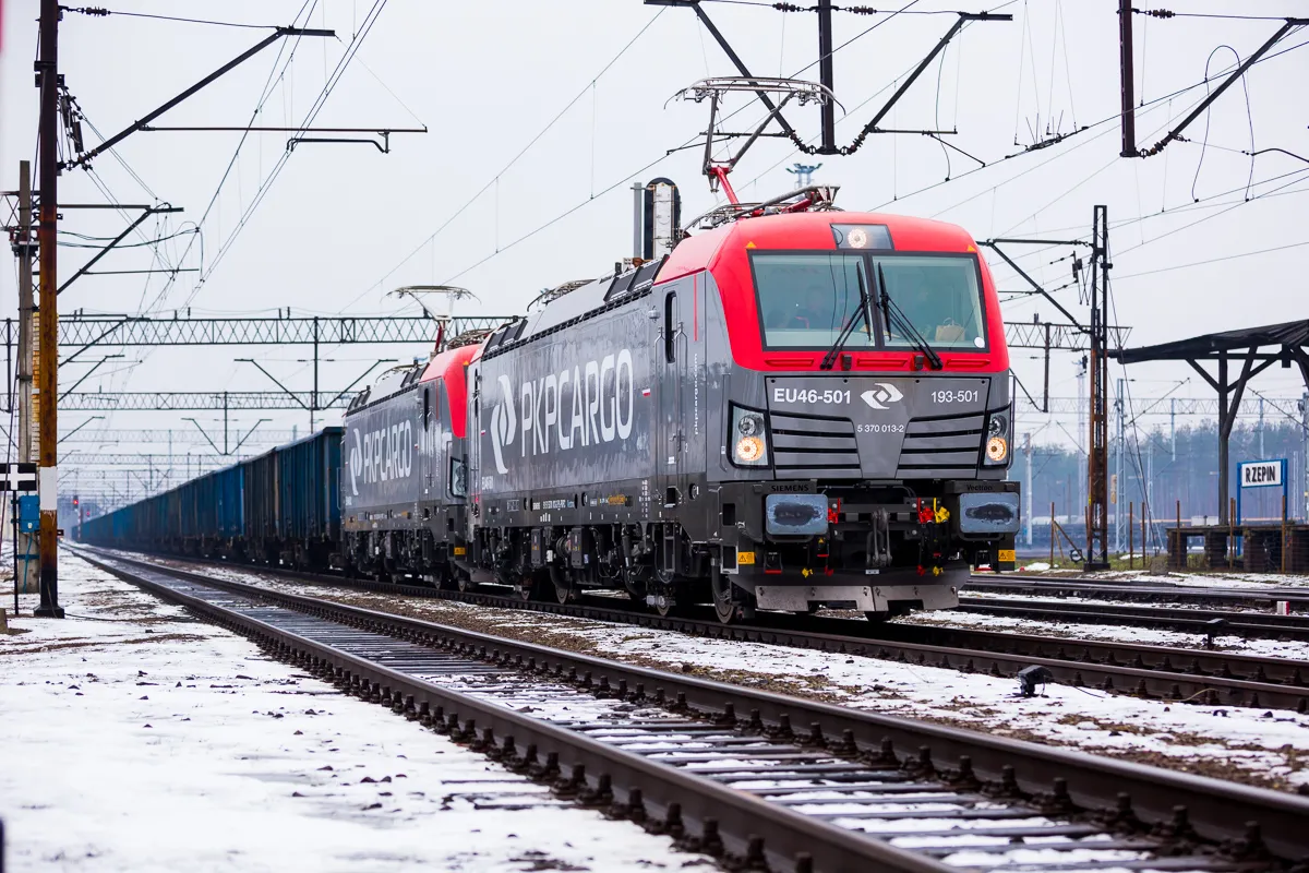 2425998-lokomotywy-siemens-vectron-dla.jpg