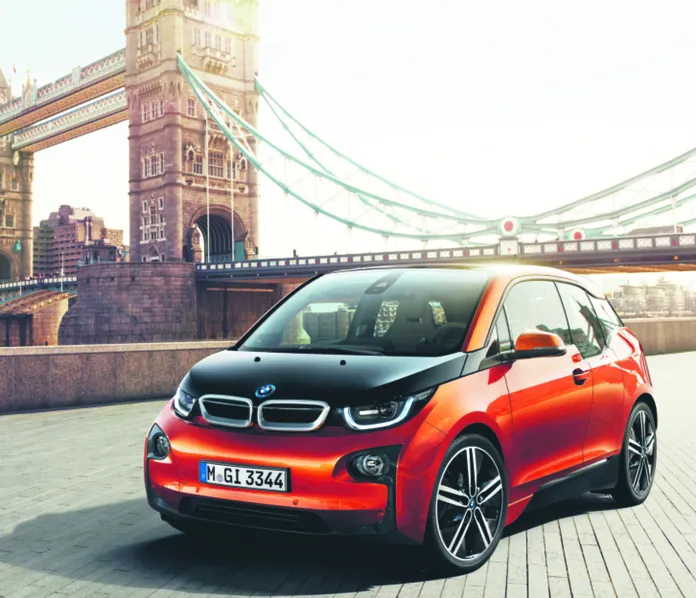 2518855-bmw-i3-cena-153-700-zl-zasieg.jpg