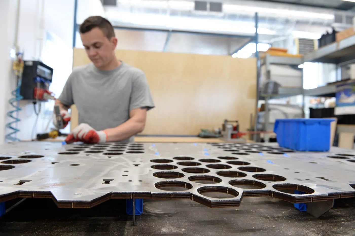 Otwarto nowy zakład w Kieleckim Parku Technologicznym. Powstanie 90 miejsc pracy [ZDJĘCIA]