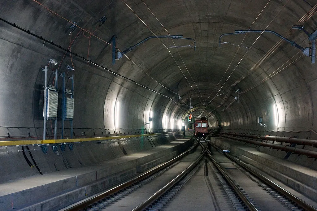 Tunel Gotarda w rejonie stacji Faido