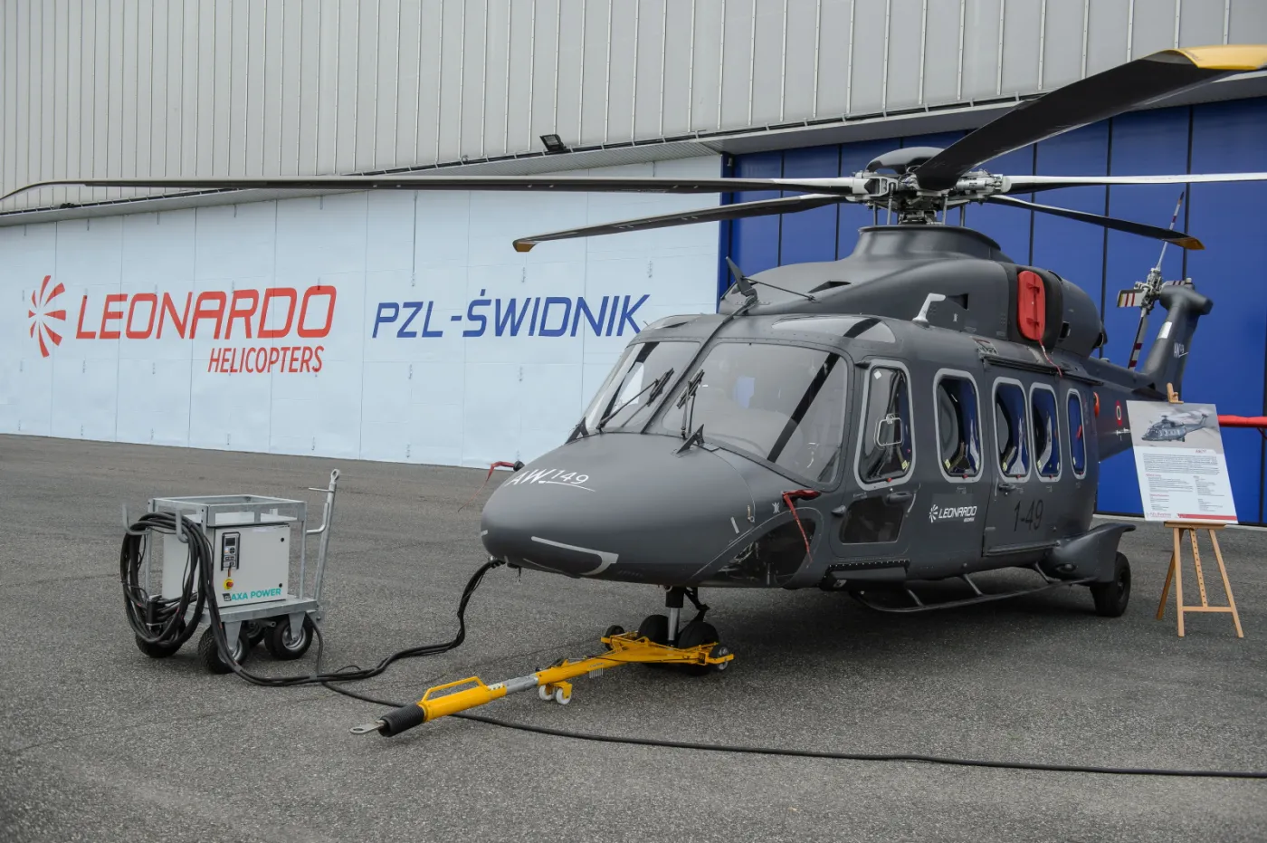 2592331-pokaz-smiglowca-aw-149-ktory.jpg