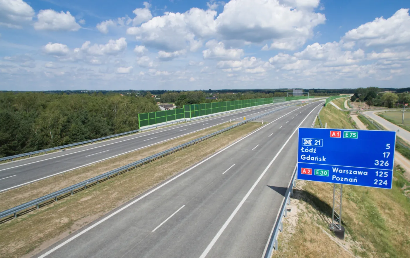 2594754-skrzyzowanie-autostrad-a1-i-a2.jpg