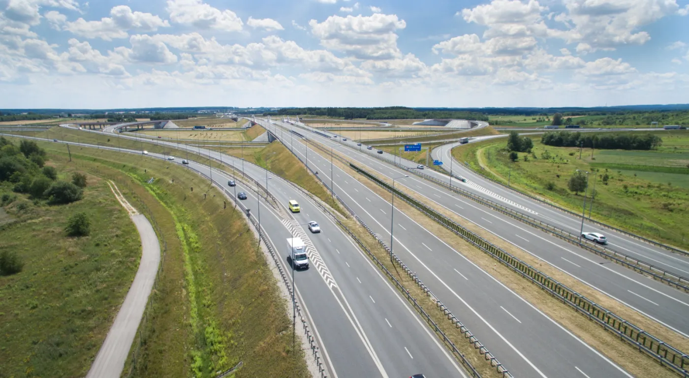 2594770-skrzyzowanie-autostrad-a1-i-a2.jpg