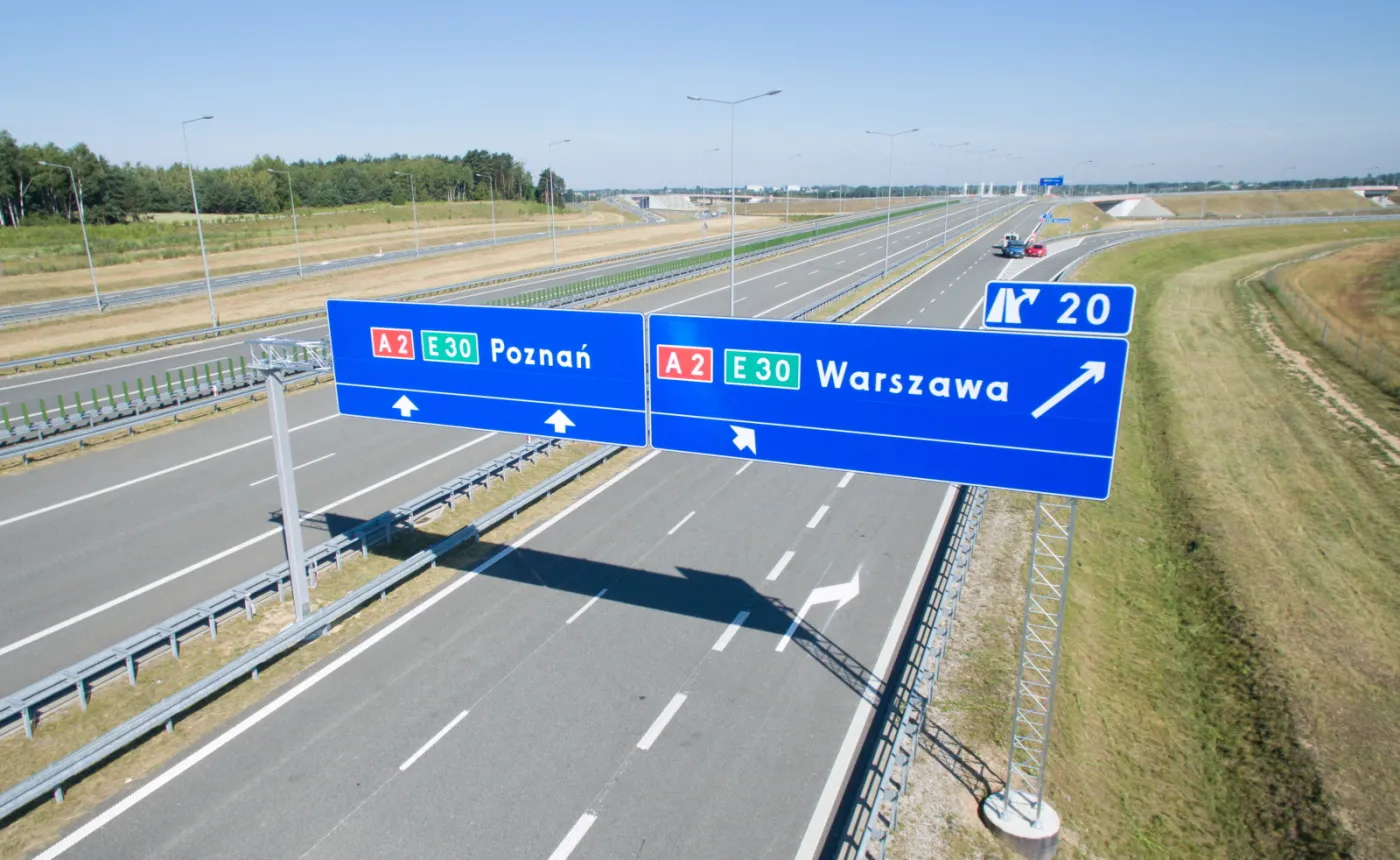 2594722-skrzyzowanie-autostrad-a1-i-a2.jpg