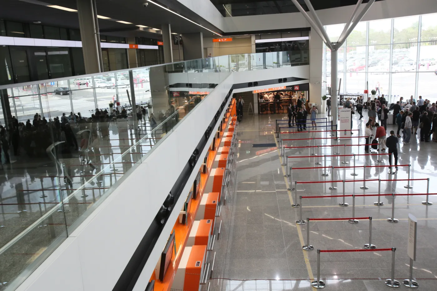 Gorące lato na Lotnisku Chopina. Liczba pasażerów wzrosła o 14 proc.