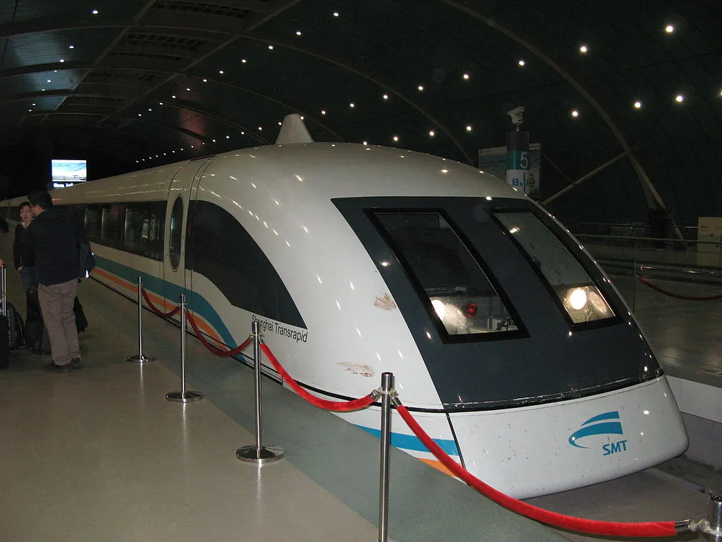 2668510-shanghai-transrapid-longyang.jpg