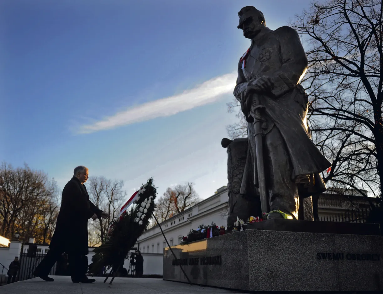 Być jak Piłsudski. Marszałek Kaczyńskiego