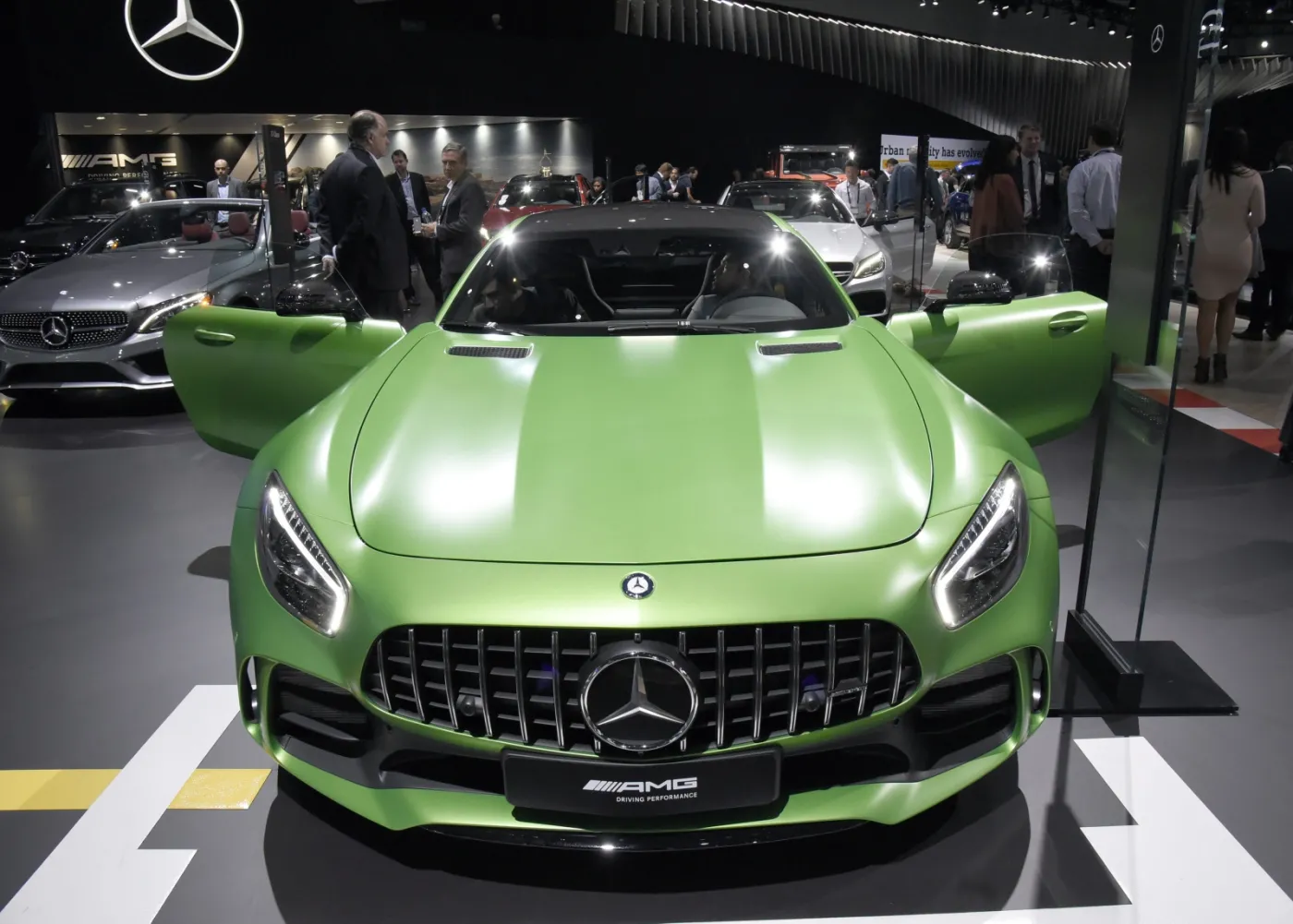 2726325-mercedes-benz-amg-gt-r-coupe.jpg