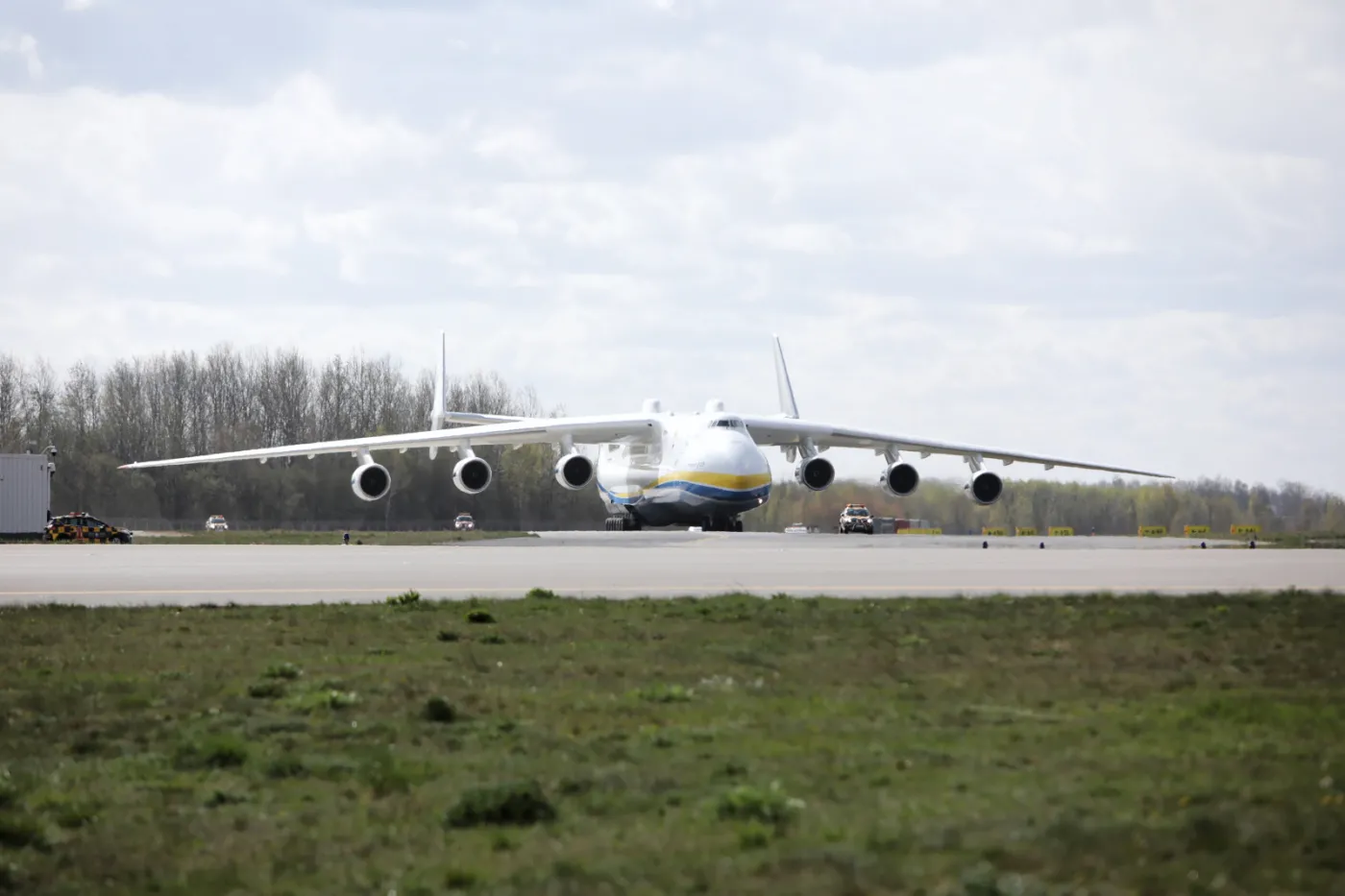 4501456-samolot-antonov-an-225-mriya.jpg