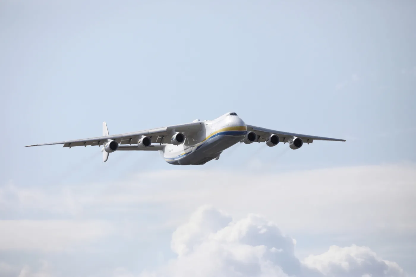 4501488-samolot-antonov-an-225-mriya.jpg