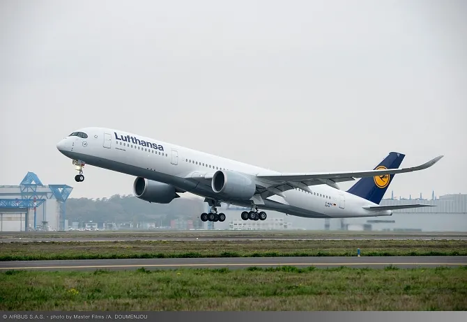 Debiut „pogromcy Dreamlinera”. Lufthansa wprowadza do floty Airbusa A350 [ZDJĘCIA]