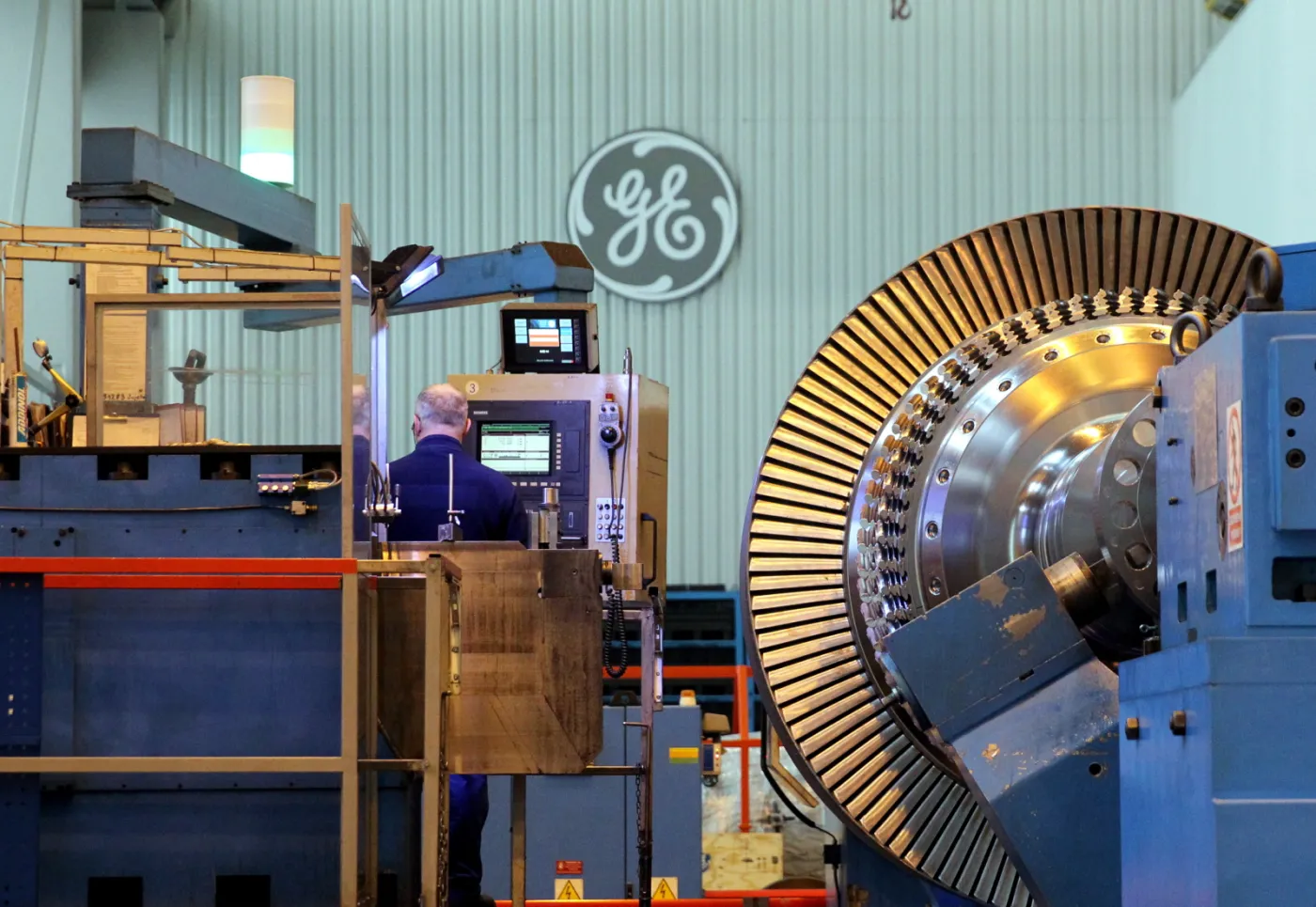 2815940-zaklad-turbin-general-electric.jpg