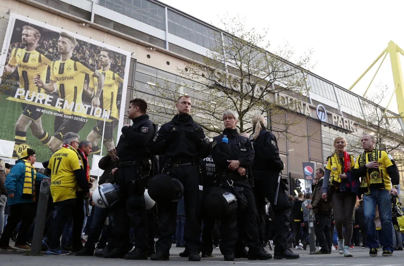 Wybuch w Niemczech przed autokarem wiozącym piłkarzy Borussi Dortmund