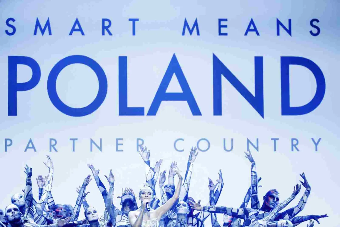 Szydło zaprasza niemieckich inwestorów do Polski. Targi w Hanowerze otwarte