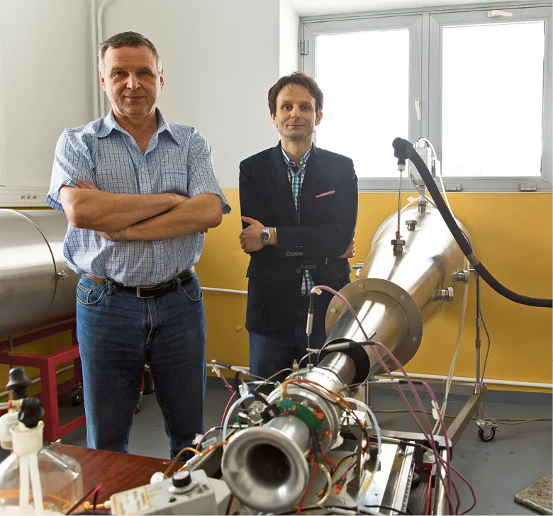 Eureka: Które paliwo lotnicze jest lepsze? Polski wynalazek to sprawdzi