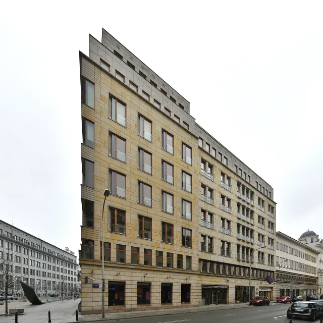 Surmacz: W PAP jest dramatycznie źle. Dziennikarz zarabia mniej niż kasjerka Biedronki [WYWIAD]