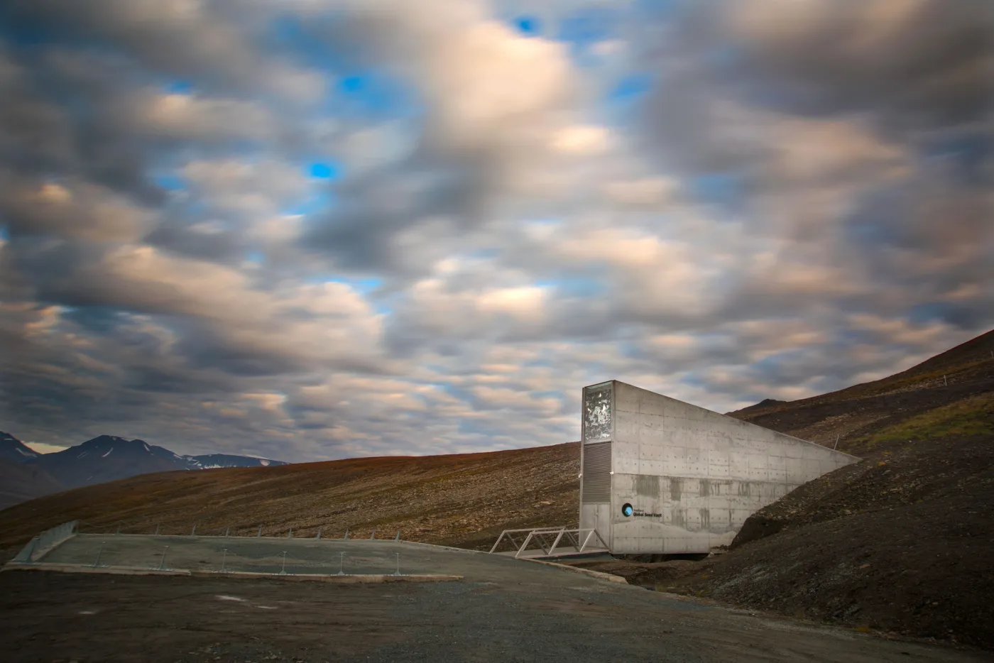 3279641-globalny-bank-nasion-svalbard.jpg