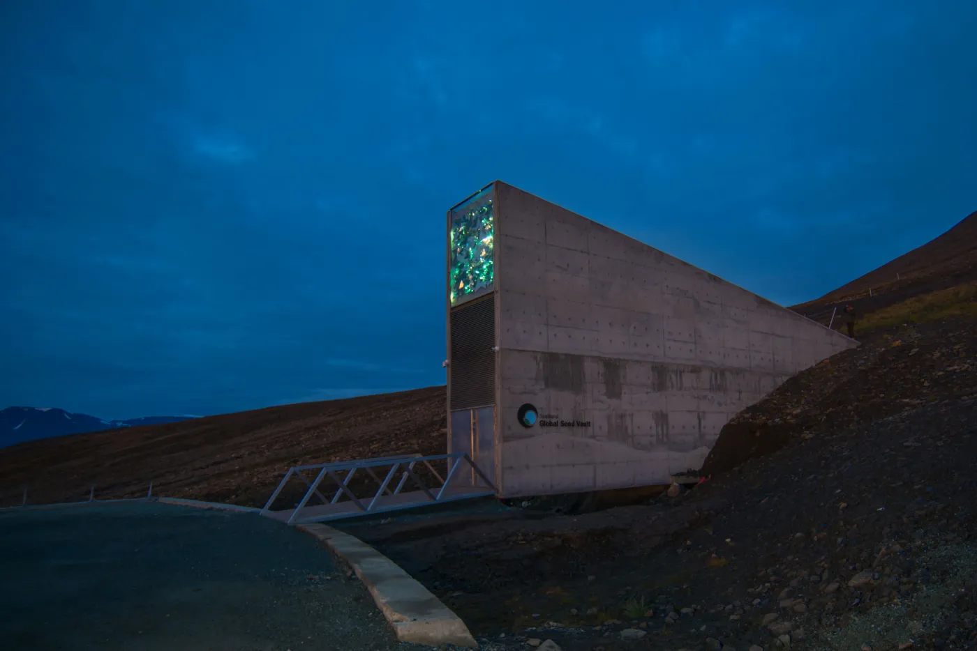 3279737-globalny-bank-nasion-svalbard.jpg