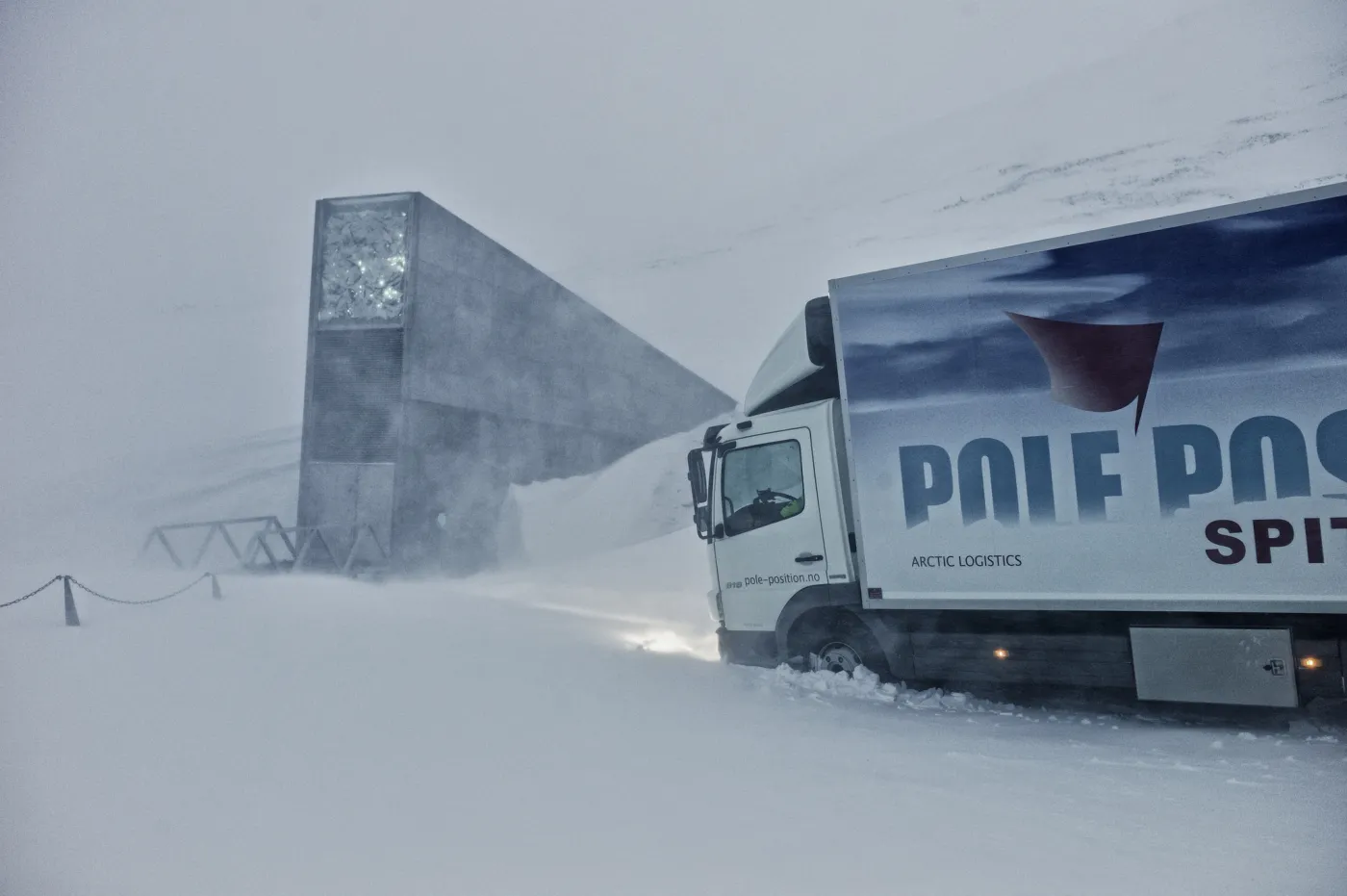 3279862-globalny-bank-nasion-svalbard.jpg