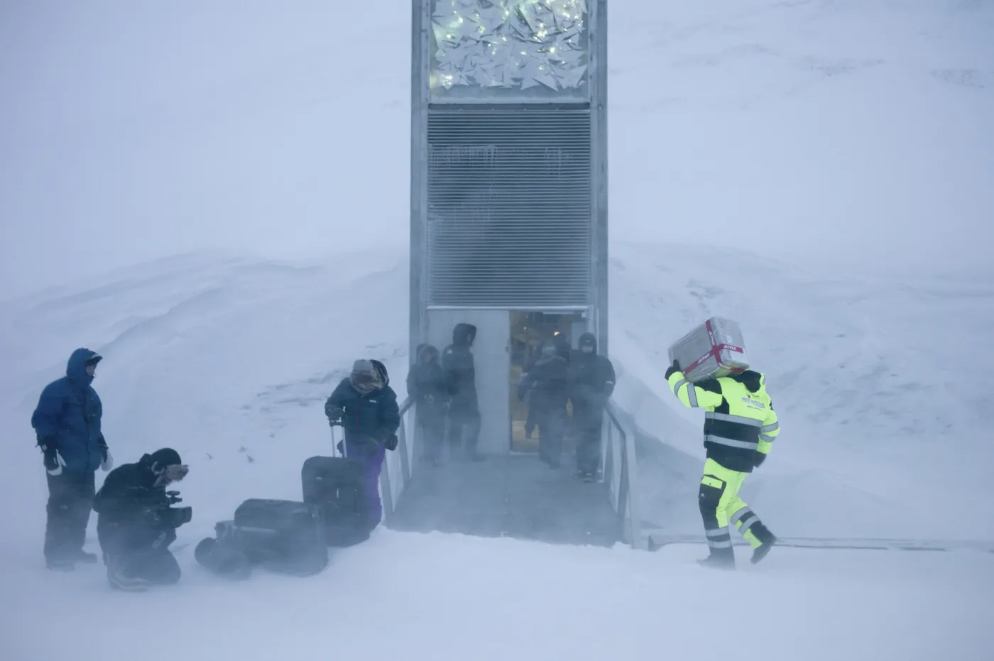 3279878-globalny-bank-nasion-svalbard.jpg