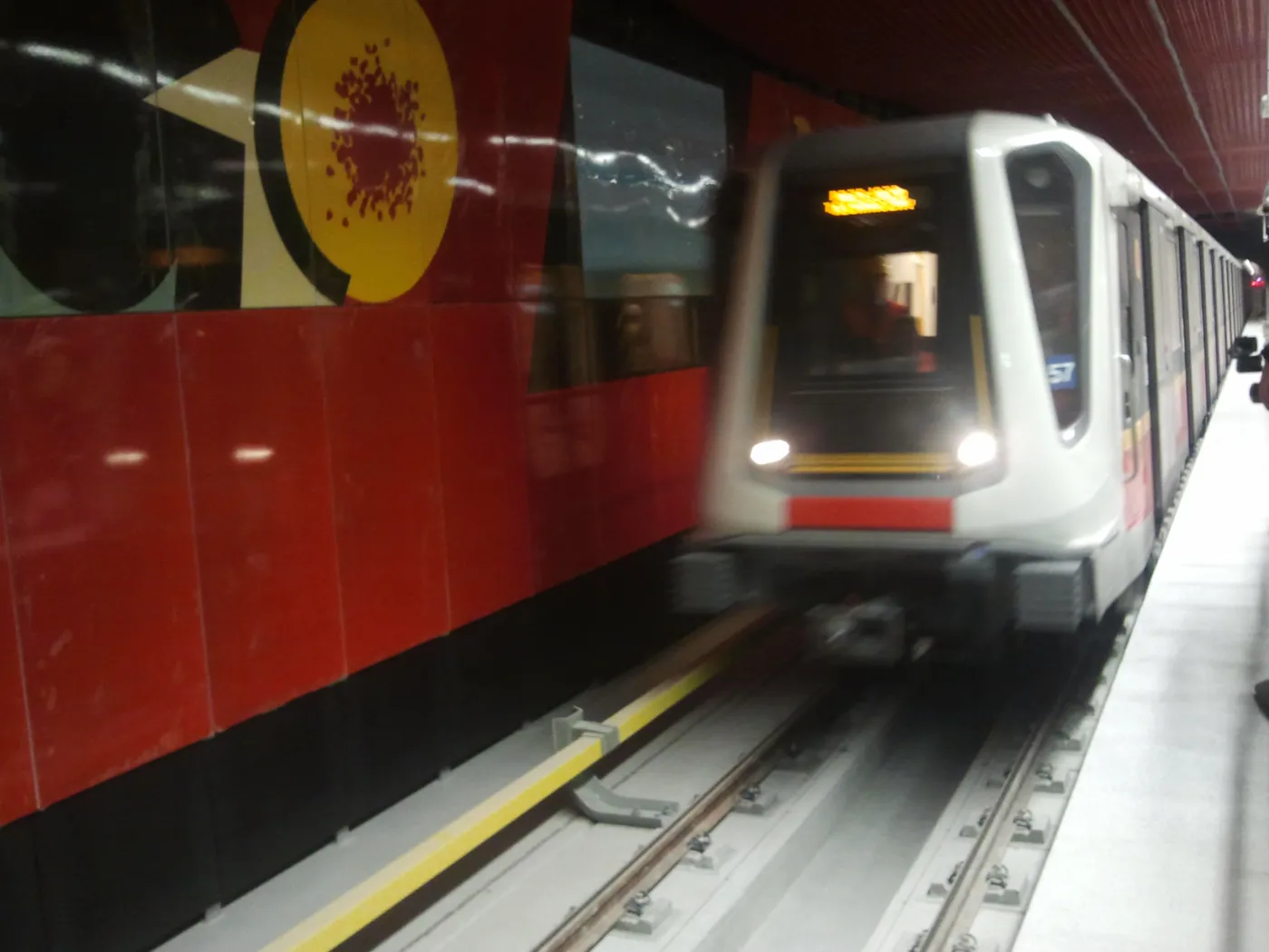 Przejechaliśmy się Inspiro na II linii metra z Hanną Gronkiewicz-Waltz [ZDJĘCIA]