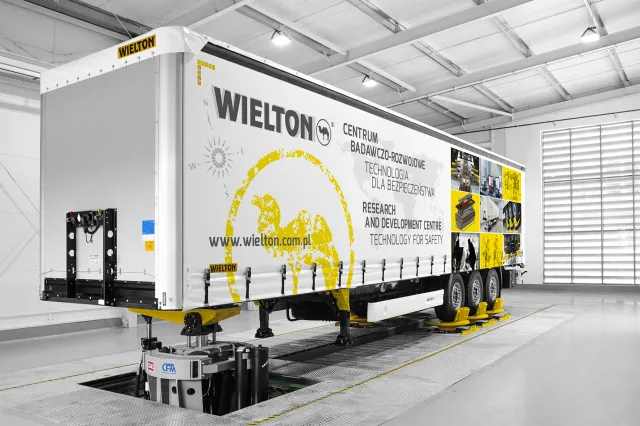 Sanepid w Wieluniu: Ponad 7 proc. przebadanych pracowników Wieltonu zakażonych Covid-19