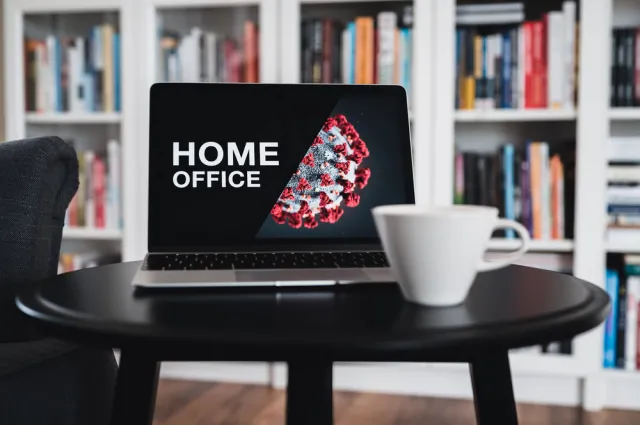88 proc. pracowników chce pozostać przy home office [BADANIE]