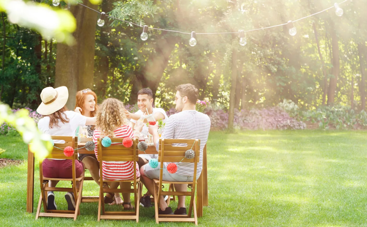 Anglia: Premier Wielkiej Brytanii ogłosił zakaz spotykania się w grupach większych niż 6 osób