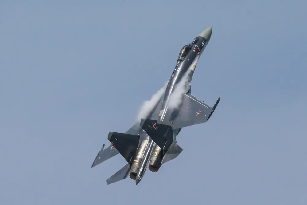 Rosja zakończyła przebazowanie 12 myśliwców Su-35S na Białoruś