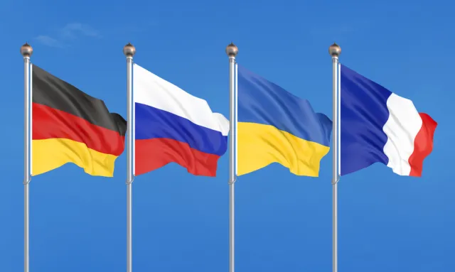 Zełenski, Merkel i Macronem rozmawiali o zakończeniu wojny w Donbasie