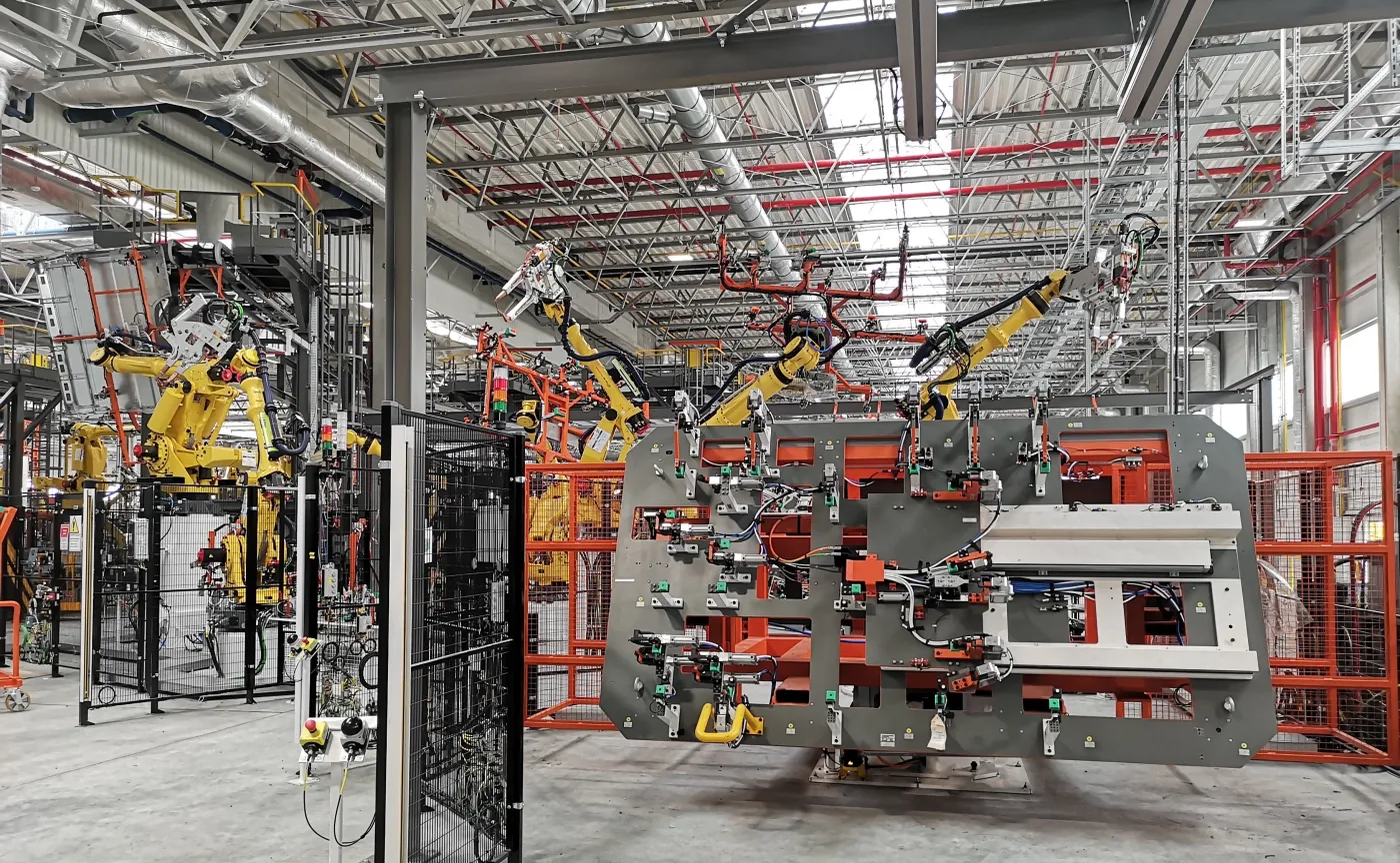 Wskaźnik PMI dla przemysłu w Polsce spada mocniej od prognoz