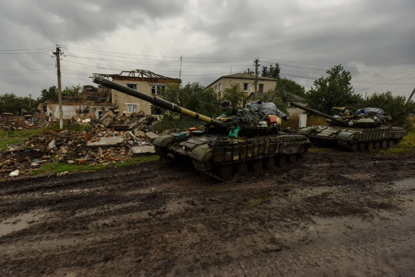 W wyzwolonym obwodzie charkowskim wykryto 10 rosyjskich katowni, zbiorowy grób i 50 ciał