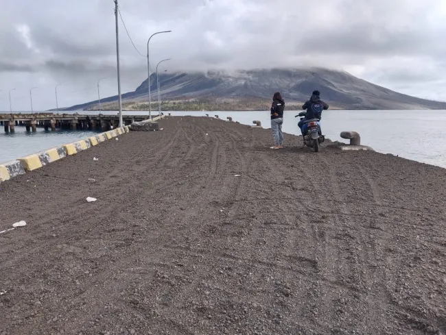 Wybuch wulkanu Ruang w Indonezji