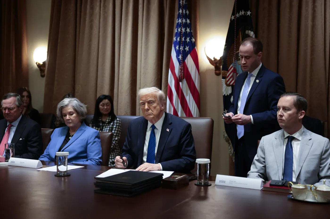 Wyciek tajnych danych w USA. Doradca Trumpa bierze "pełną odpowiedzialność"
