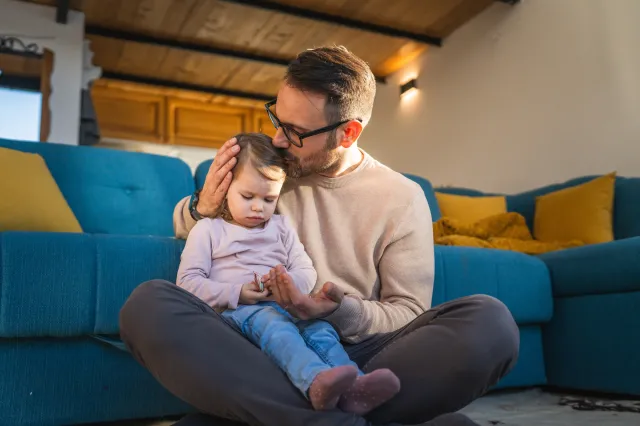Nie można zwolnić ojca. Nawet przez 12 miesięcy. Większość pracowników nie korzysta z tej możliwości, bo o nie wiedzą jak