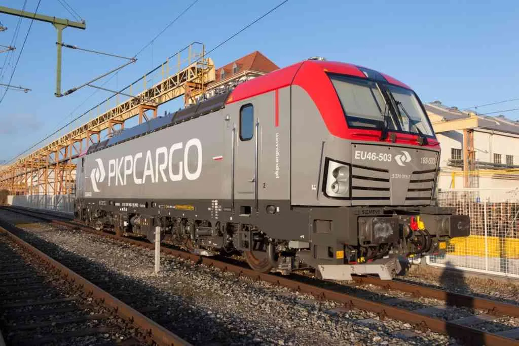 Nowy tabor. PKP Cargo maluje nowe lokomotywy podobnie jak DB Schenker [ZDJĘCIA]