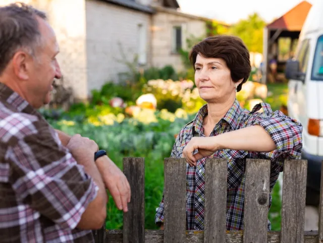 Usługi sąsiedzkie ruszają 1 listopada. Kto skorzysta i ile zarobi opiekun?