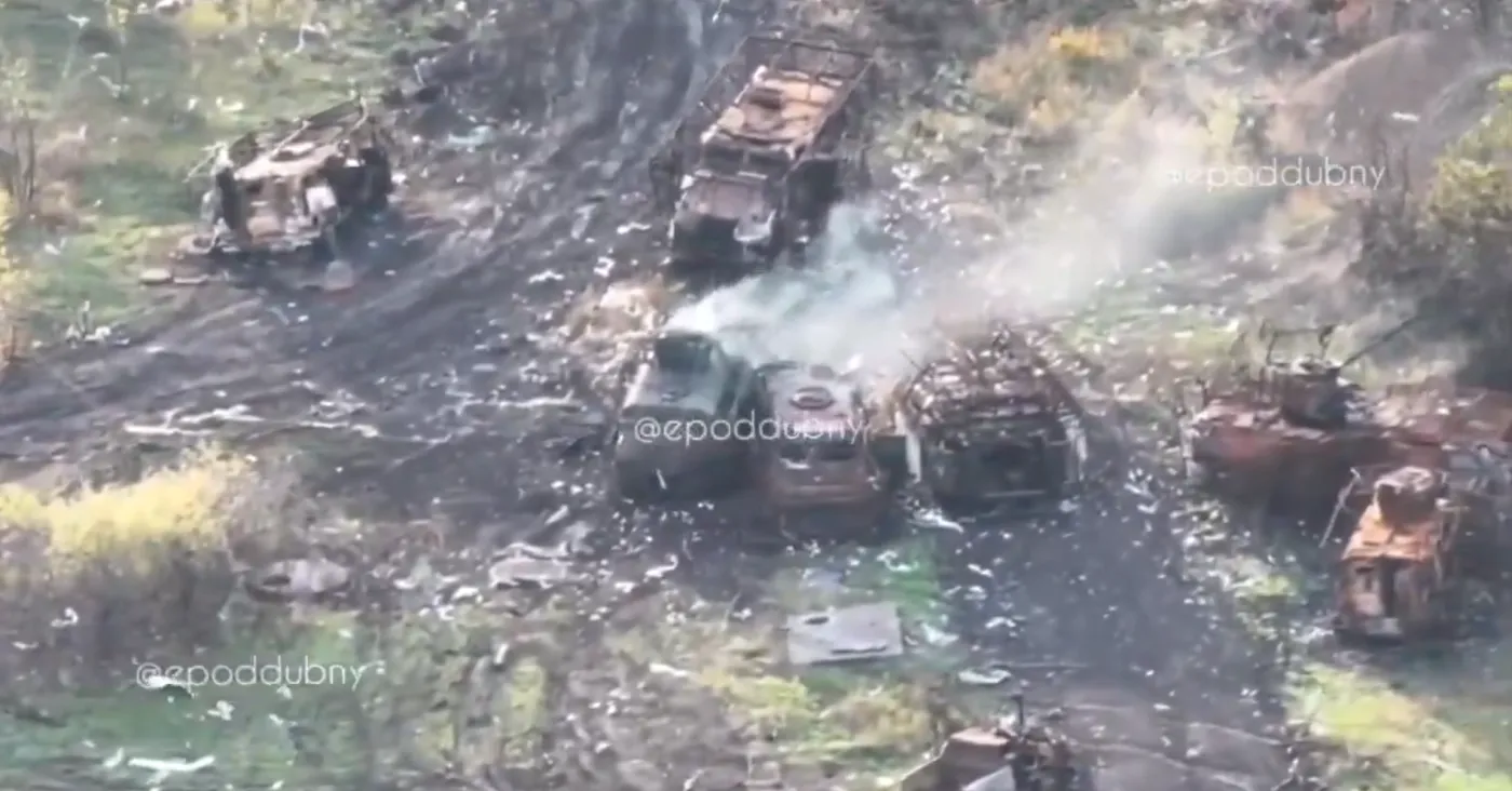 Cmentarzysko pojazdów pod Pokrowskiem. Ukraińska kolumna zmieciona z powierzchni ziemi