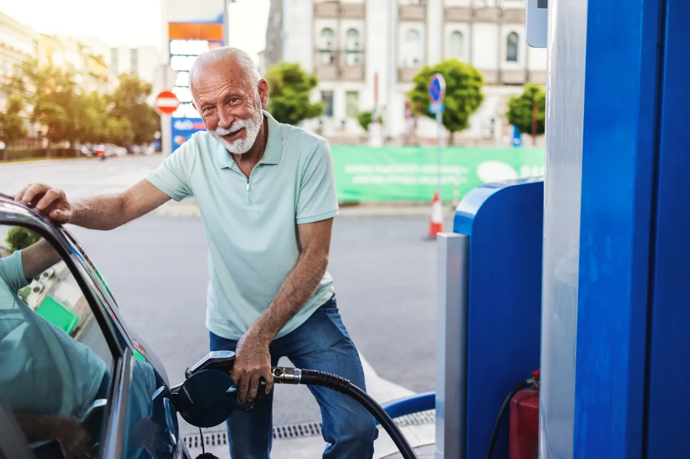paliwo, senior, stacja benzynowa
